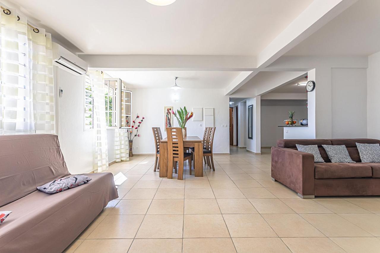 Chez Gerty Et Jocelyn Apartment Le Moule Bagian luar foto